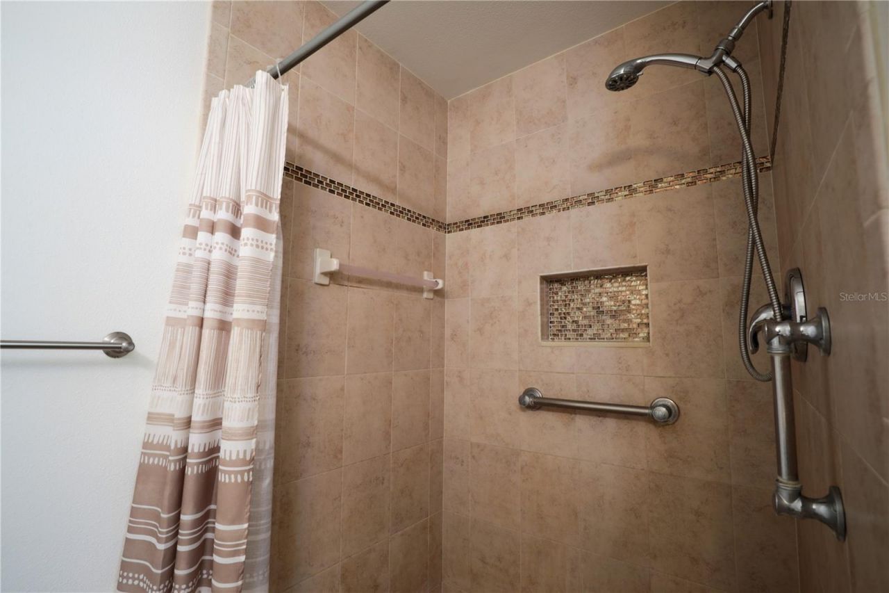 3281 38th Way S, Unit B, Saint Petersburg, FL 33711 Photo