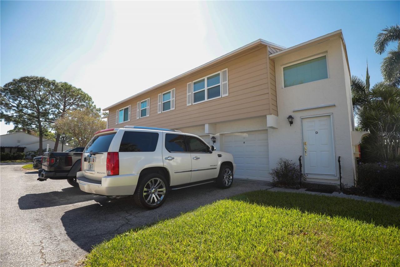 3281 38th Way S, Unit B, Saint Petersburg, FL 33711 Photo