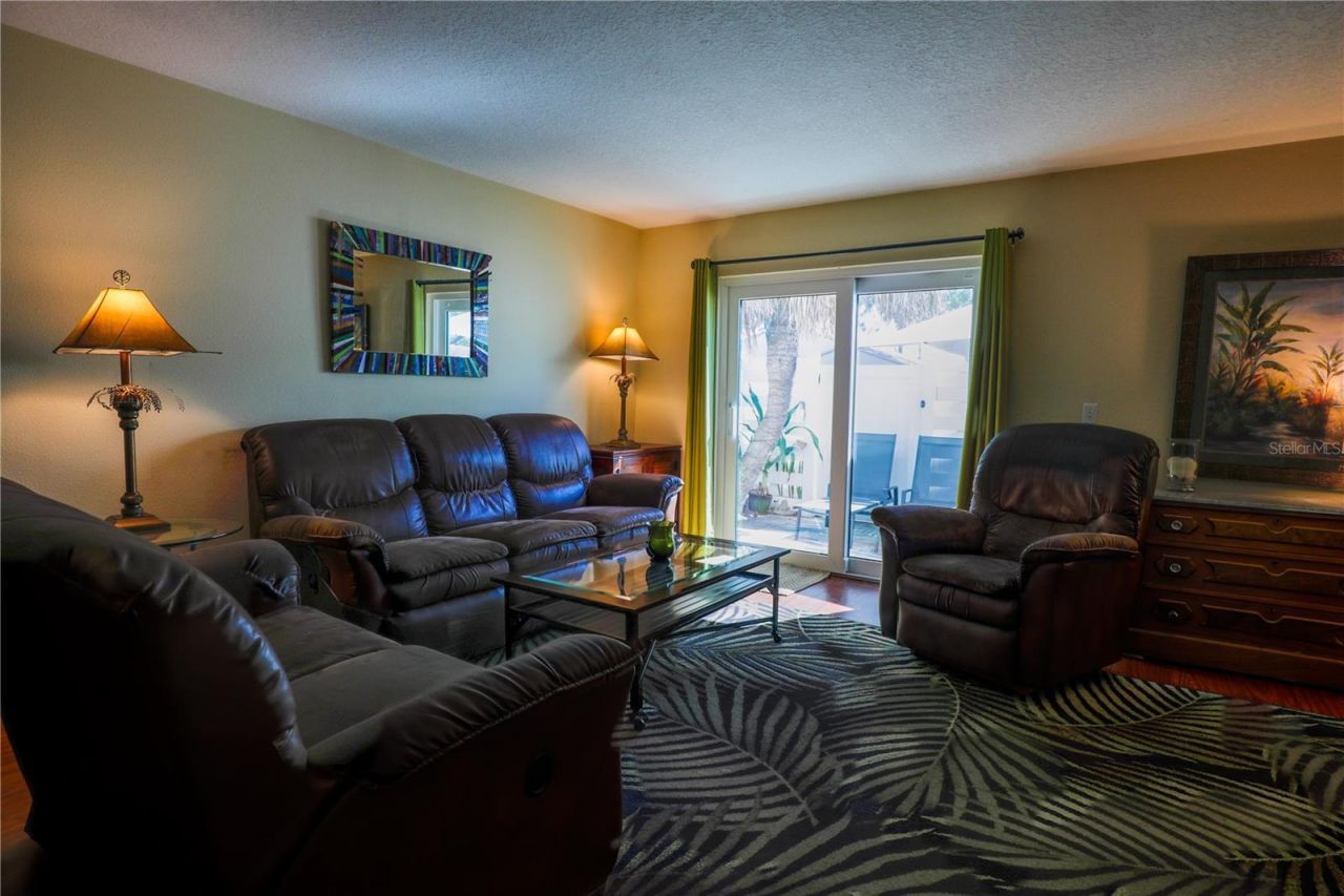 3281 38th Way S, Unit B, Saint Petersburg, FL 33711 Photo