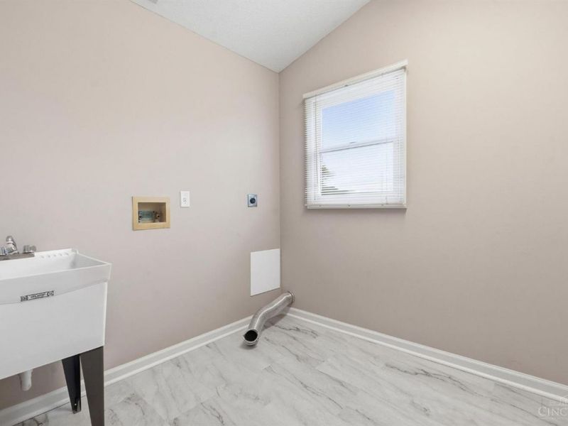 1734 Rosina Drive, Miamisburg, OH 45342 Photo 14