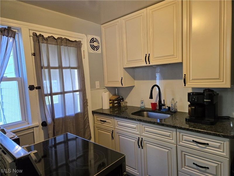 4602 Roadoan Road, Cleveland, OH 44144 Photo 5