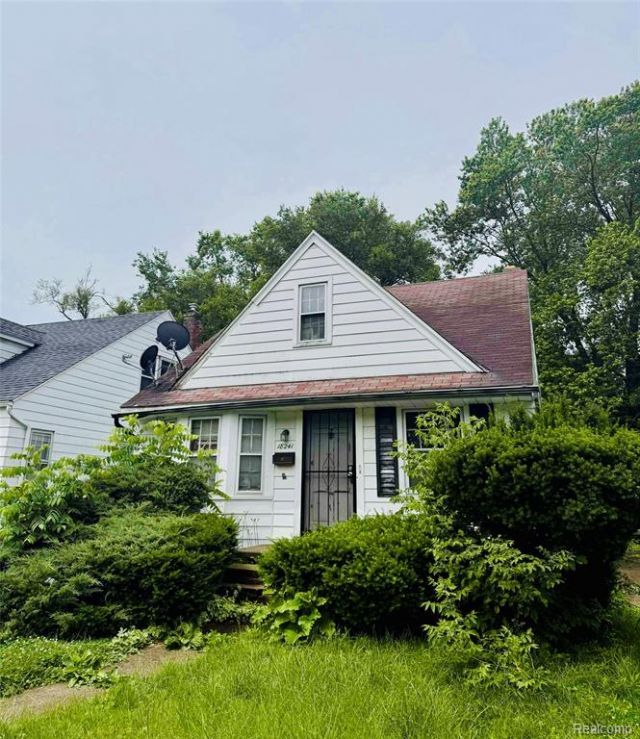 18241 Kentfield Street, Detroit, MI 48219 Main Photo