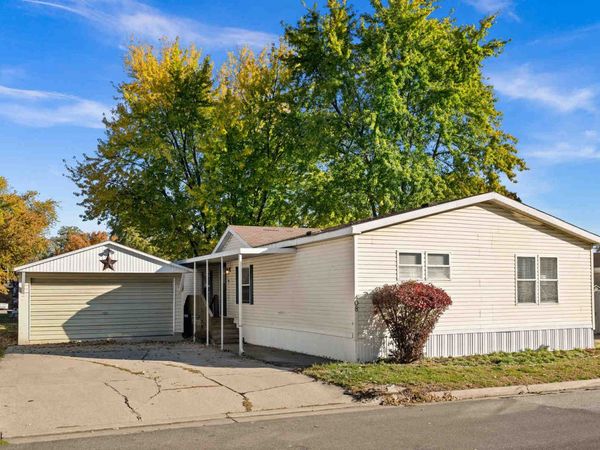 408 Ave G Avenue, Bloomington, IL 61704