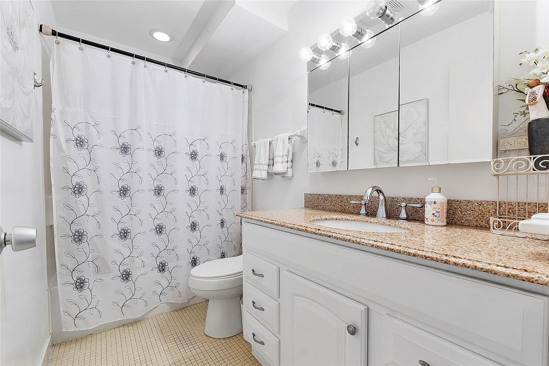 1481 S Ocean Boulevard, Unit 416A, Lauderdale by the Sea, FL 33062 Photo