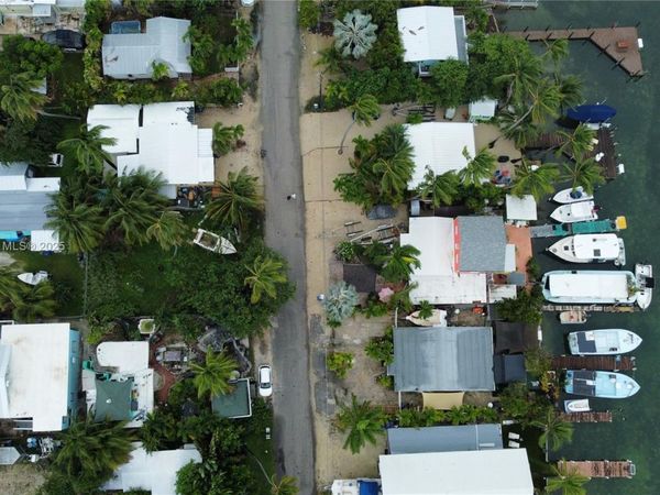 77 S Conch Ave, Marathon, FL 33050