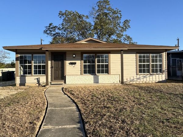 219 E Vestal Pl, San Antonio, TX 78221