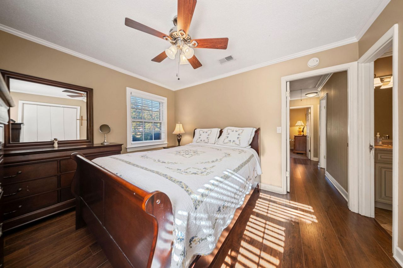 157 Charles Street Photo 12