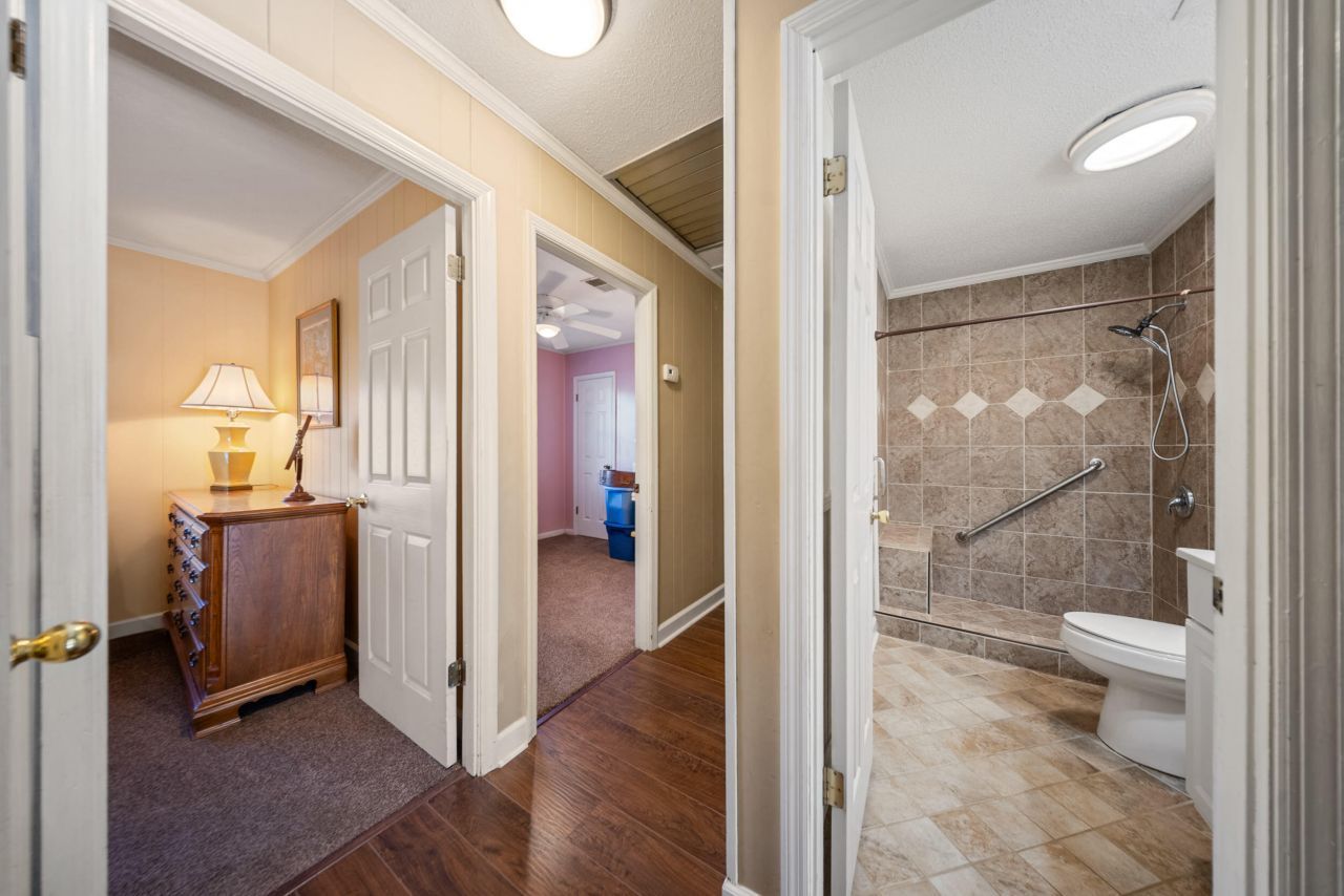 157 Charles Street Photo 17