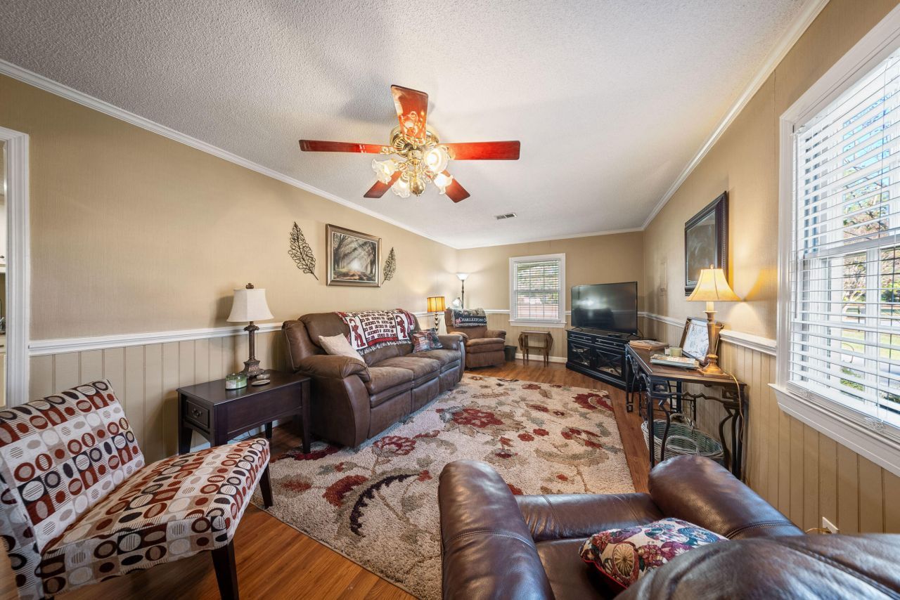 157 Charles Street Photo 5