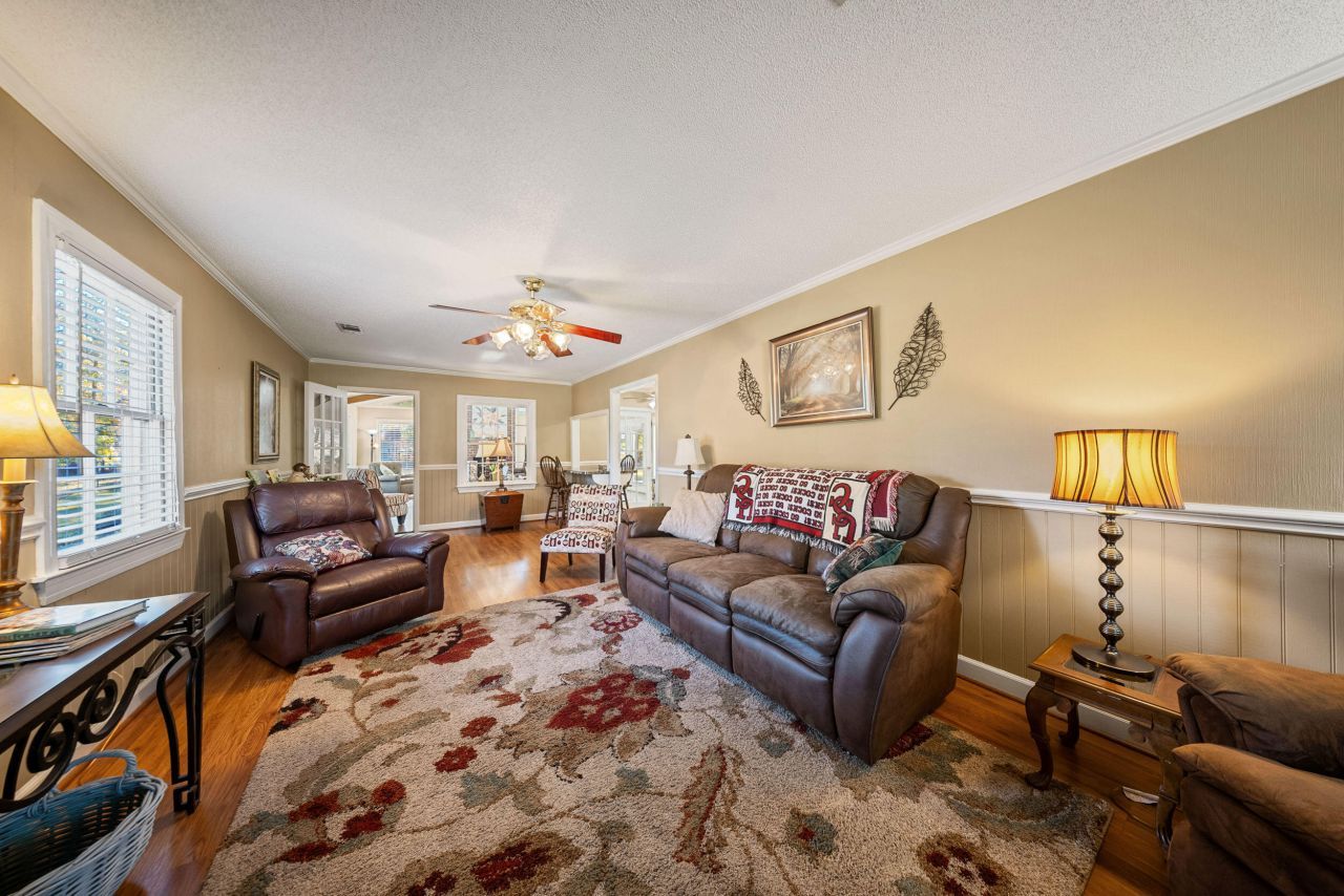 157 Charles Street Photo 6