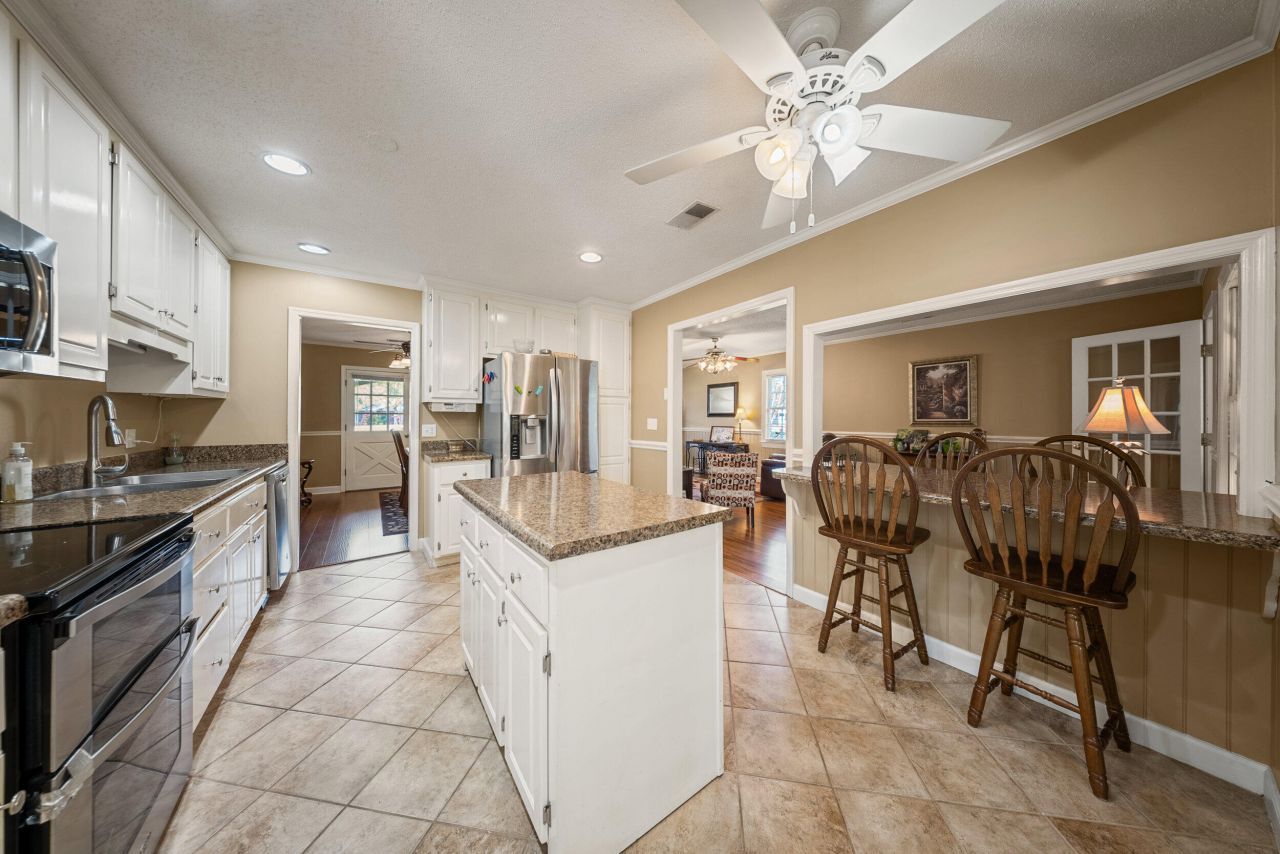 157 Charles Street Photo 9