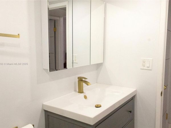 5005 Collins Ave, Unit 1523, Miami Beach, FL 33140