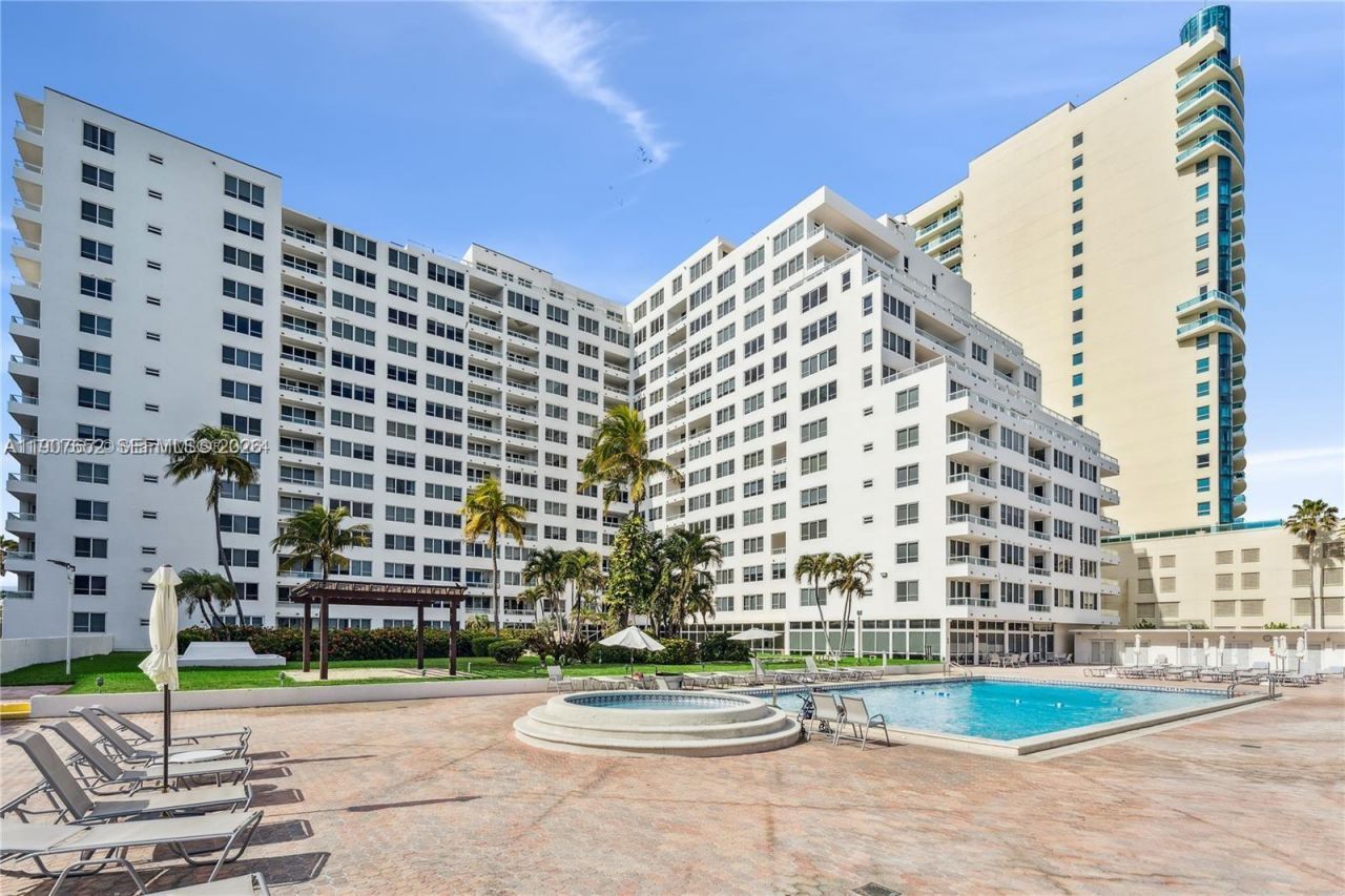 5005 Collins Ave, Unit 1523, Miami Beach, FL 33140 Photo