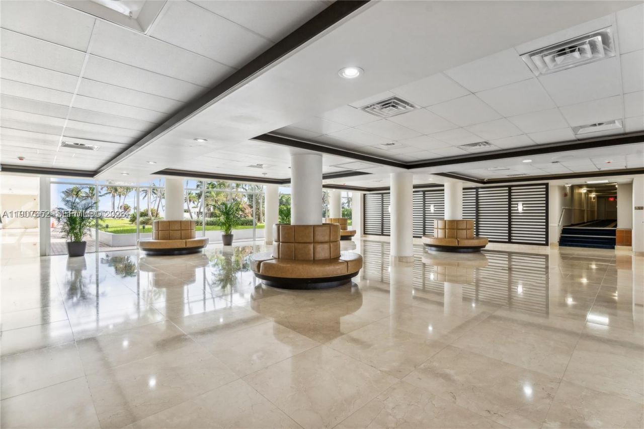 5005 Collins Ave, Unit 1523, Miami Beach, FL 33140 Photo