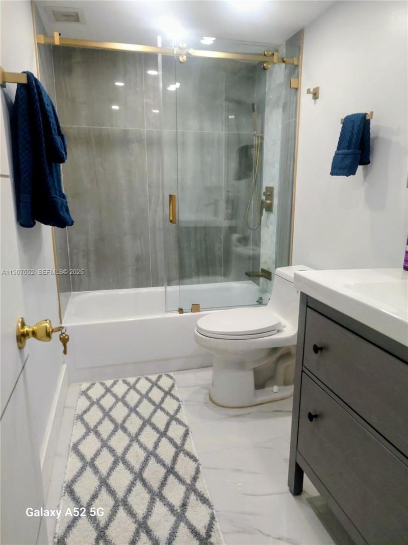 5005 Collins Ave, Unit 1523, Miami Beach, FL 33140 Photo
