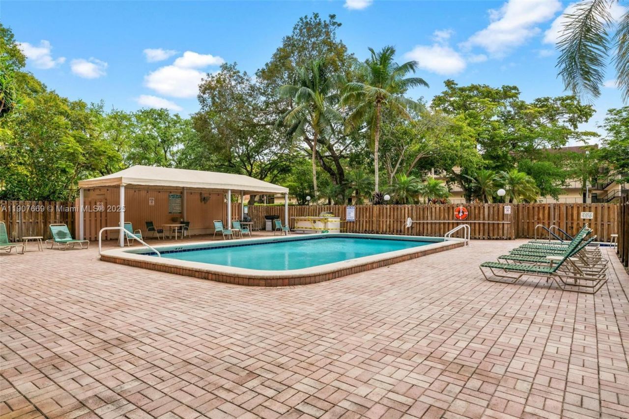 6800 Cypress Rd, Unit 513, Plantation, FL 33317 Photo