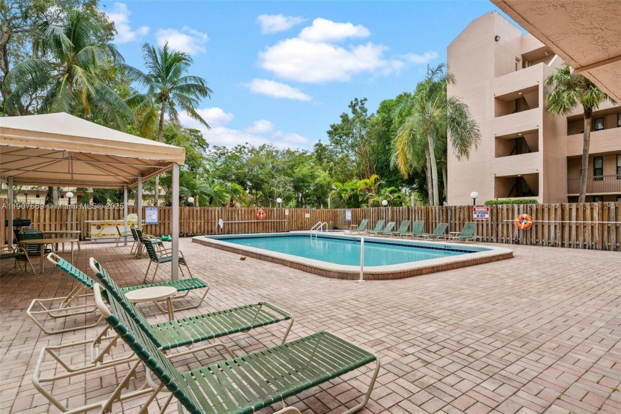 6800 Cypress Rd, Unit 513, Plantation, FL 33317 Photo
