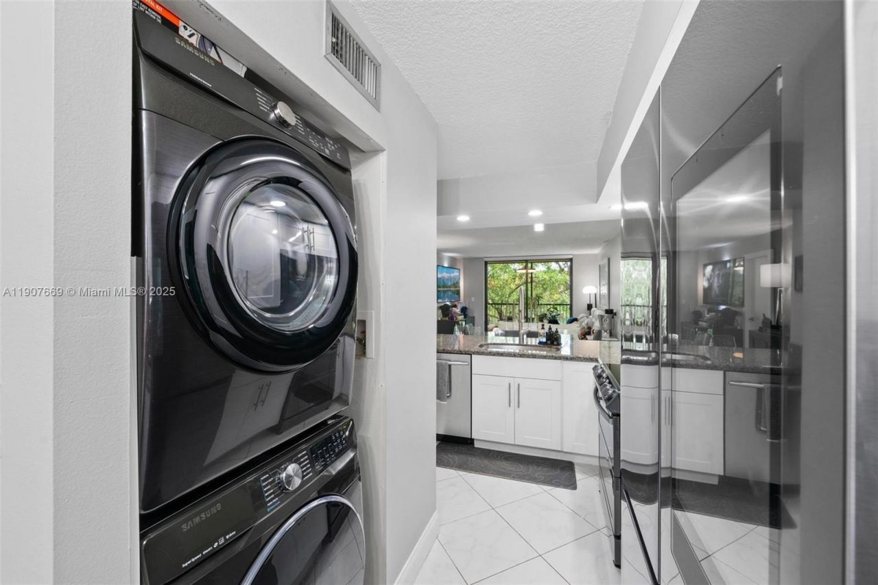 6800 Cypress Rd, Unit 513, Plantation, FL 33317 Photo