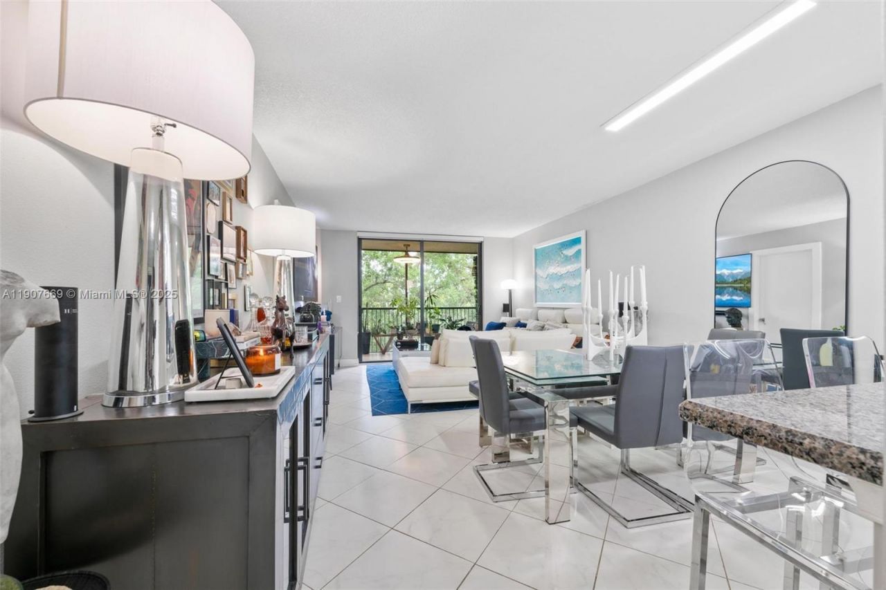 6800 Cypress Rd, Unit 513, Plantation, FL 33317 Photo