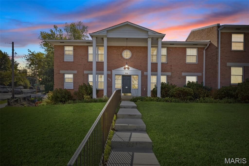 946 Marshall Avenue, Unit D, Webster Groves, MO 63119 Main Photo