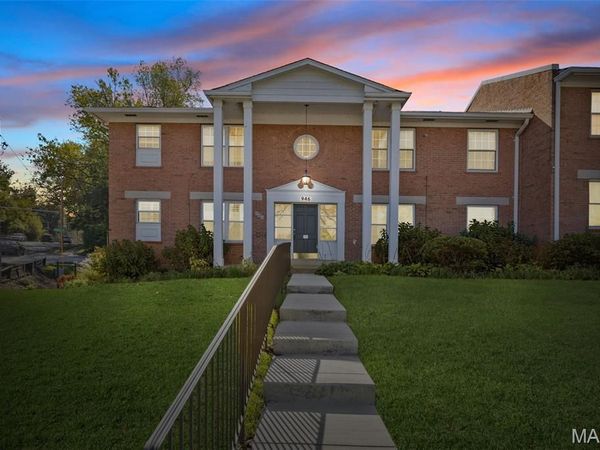 946 Marshall Avenue, Unit D, Webster Groves, MO 63119