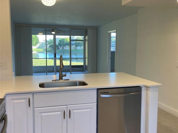 5890 NW 64th Avenue, Unit 103, Fort Lauderdale, FL 33319