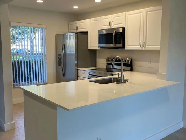5890 NW 64th Avenue, Unit 103, Fort Lauderdale, FL 33319