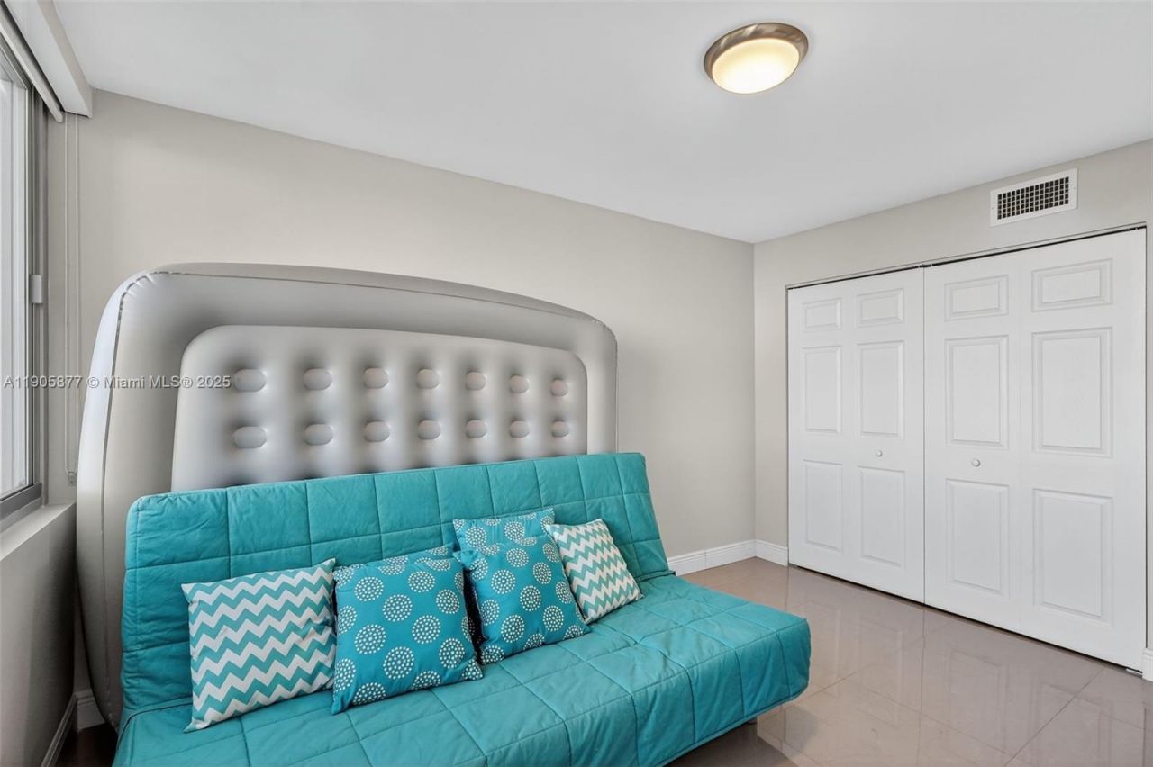 7135 Collins Ave, Unit 705, Miami Beach, FL 33141 Photo