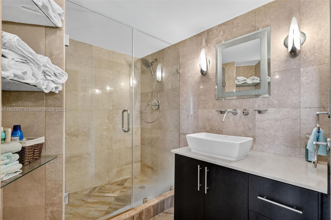 7135 Collins Ave, Unit 705, Miami Beach, FL 33141 Photo