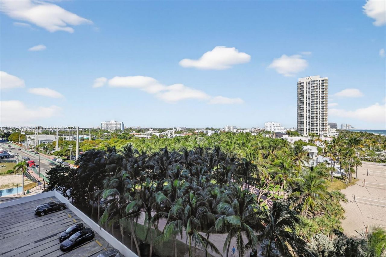 7135 Collins Ave, Unit 705, Miami Beach, FL 33141 Photo