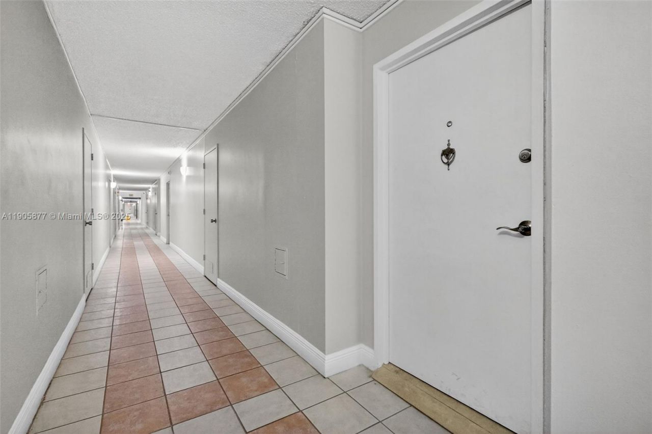 7135 Collins Ave, Unit 705, Miami Beach, FL 33141 Photo