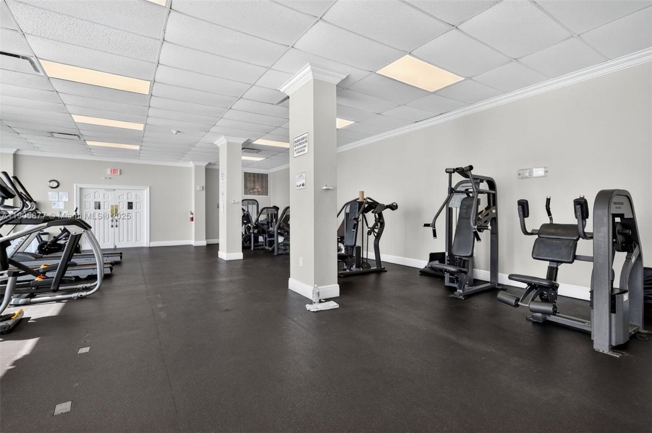 7135 Collins Ave, Unit 705, Miami Beach, FL 33141 Photo