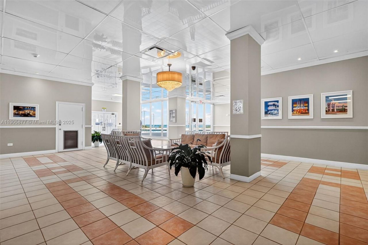 7135 Collins Ave, Unit 705, Miami Beach, FL 33141 Photo