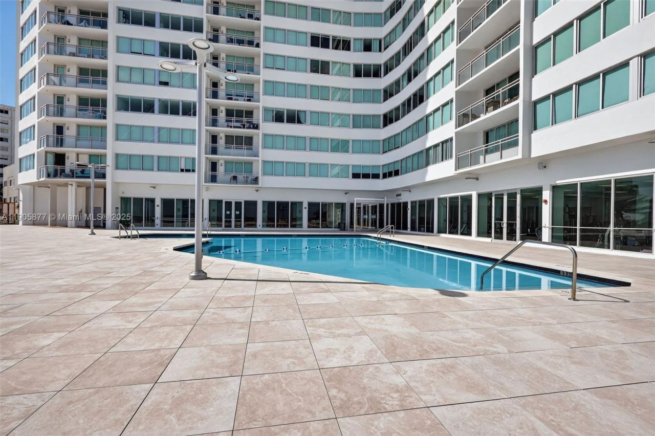 7135 Collins Ave, Unit 705, Miami Beach, FL 33141 Photo