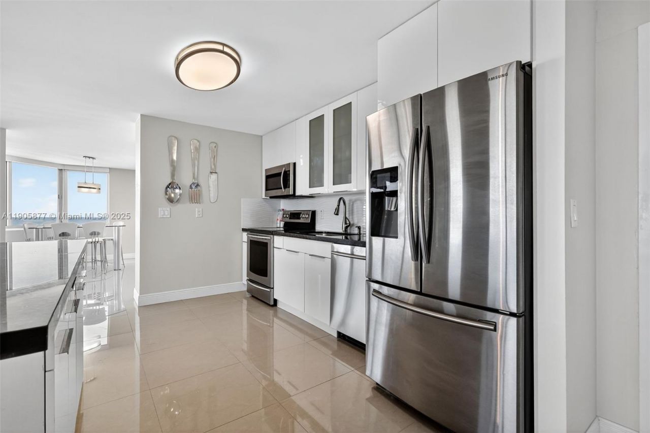 7135 Collins Ave, Unit 705, Miami Beach, FL 33141 Photo