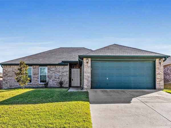 9221 Alyssa Drive, White Settlement, TX 76108