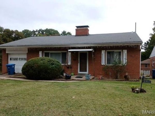 6947 Groveland Drive, St Louis, MO 63121