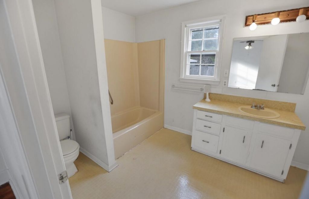 111 S Live Oak Drive Photo 21