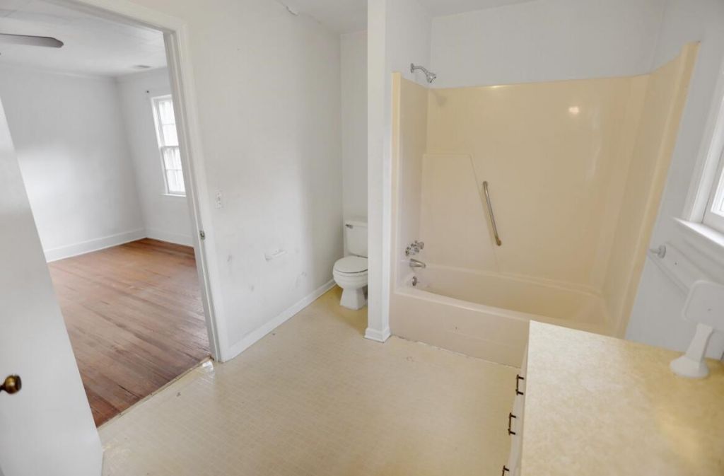 111 S Live Oak Drive Photo 22