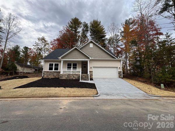 405 Scarlett Oak Court NE, Lenoir, NC 28605