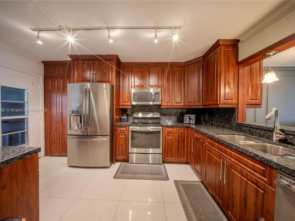 1660 NE 191st St, Unit 410-1, Miami, FL 33179