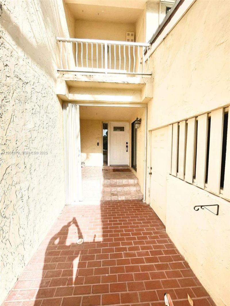 20444 NE 34th Ct, Unit 12, Aventura, FL 33180 Photo