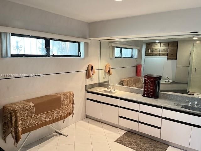 204 191st St, Sunny Isles Beach, FL 33160 Photo