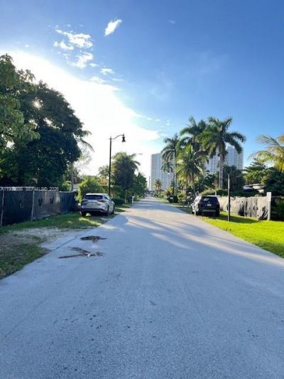 204 191st St, Sunny Isles Beach, FL 33160 Photo