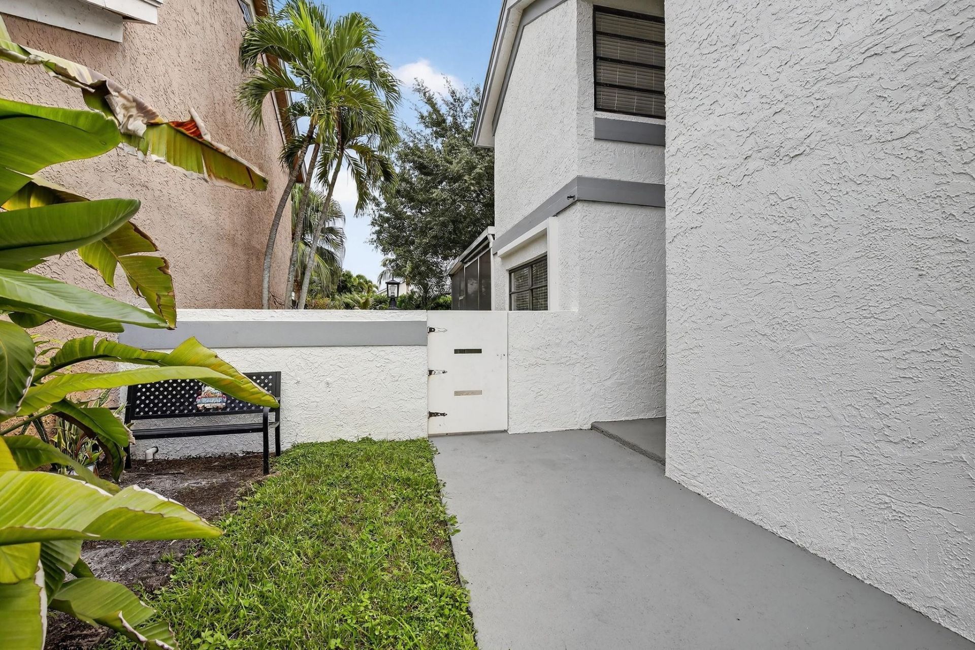 3930 SW 82nd Terrace, Davie, FL 33328 Photo