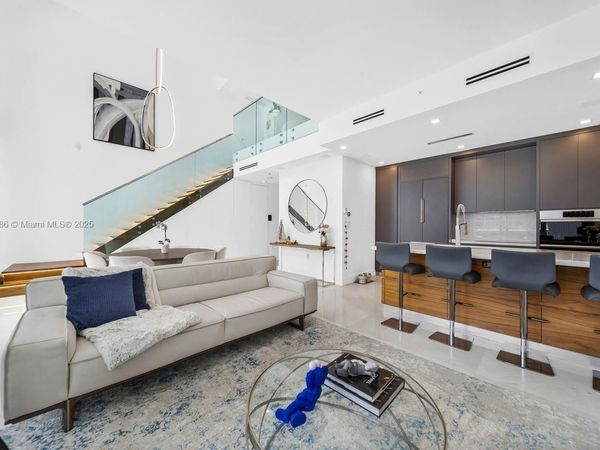 200 Biscayne Boulevard Way, Unit 1406, Miami, FL 33131