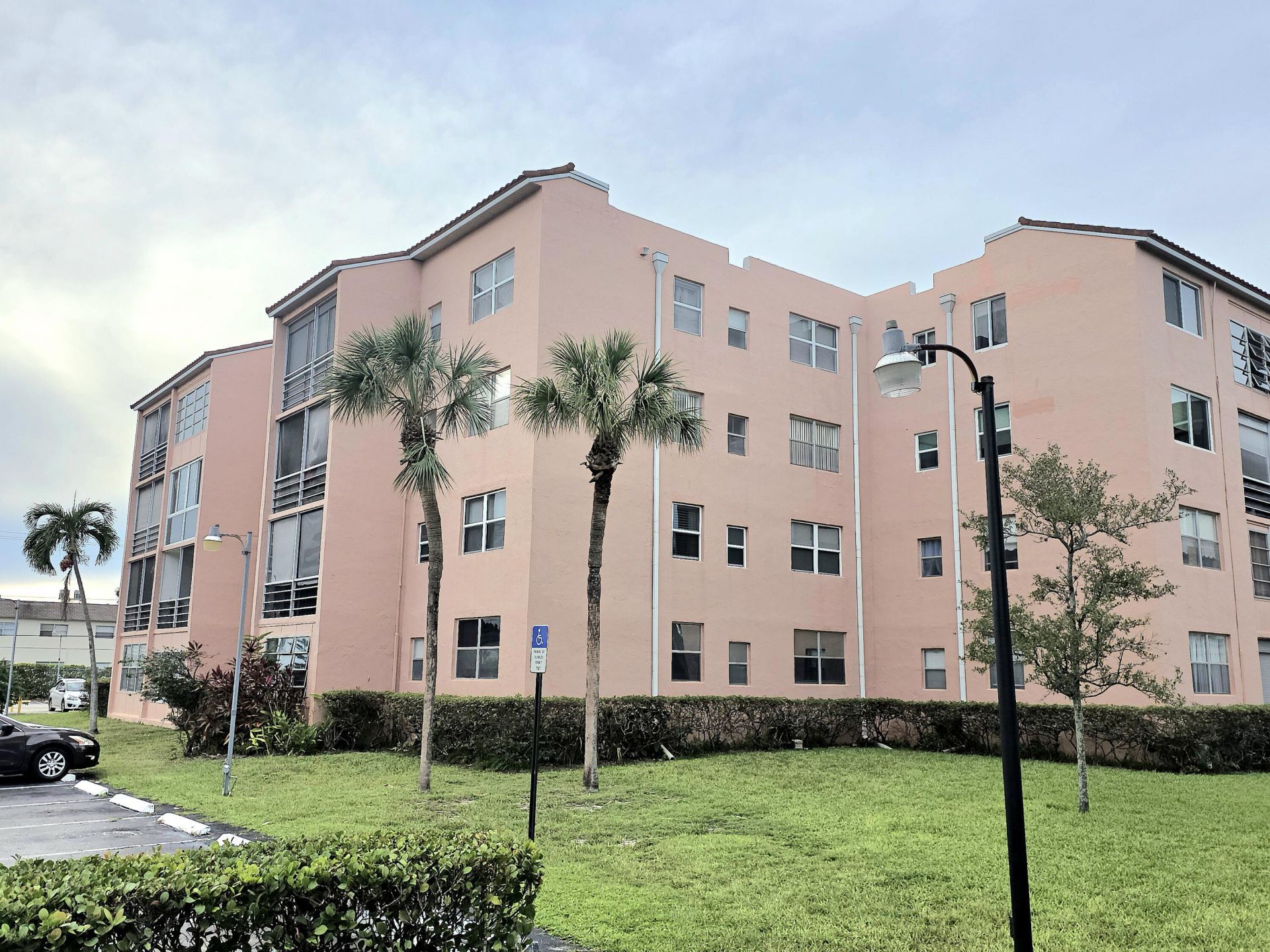 2841 Somerset Drive, Unit 107, Lauderdale Lakes, FL 33311 Photo