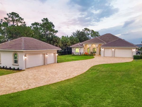 2821 SE North Lookout Boulevard, Port St. Lucie, FL 34984