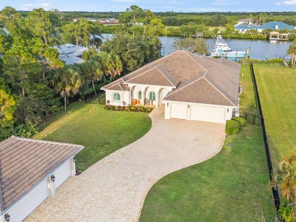 2821 SE North Lookout Boulevard, Port St. Lucie, FL 34984