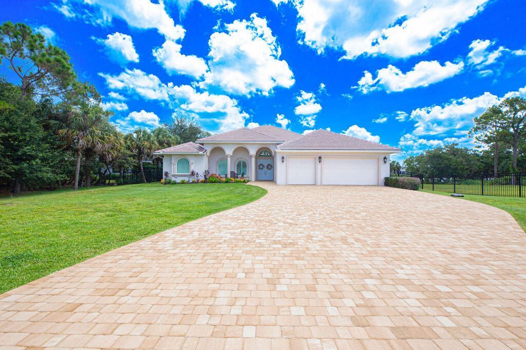 2821 SE North Lookout Boulevard, Port Saint Lucie, FL 34984 Photo